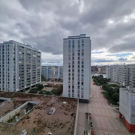 Hieno Kaksio Avarin Kaupunkinakymin.