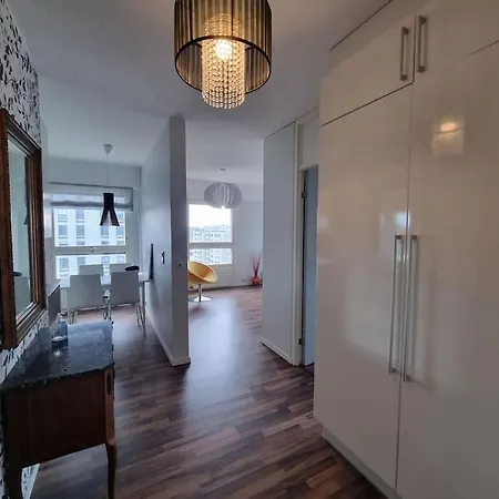 Hieno Kaksio Avarin Kaupunkinakymin. Apartmán *